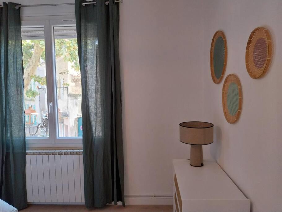 Charmant Appartement 3 Chambres Et Terrasse Eyragues Ngoại thất bức ảnh