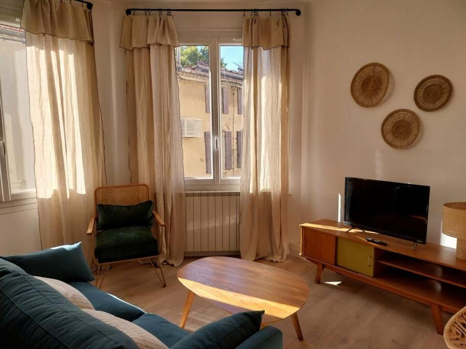 Charmant Appartement 3 Chambres Et Terrasse Eyragues Ngoại thất bức ảnh