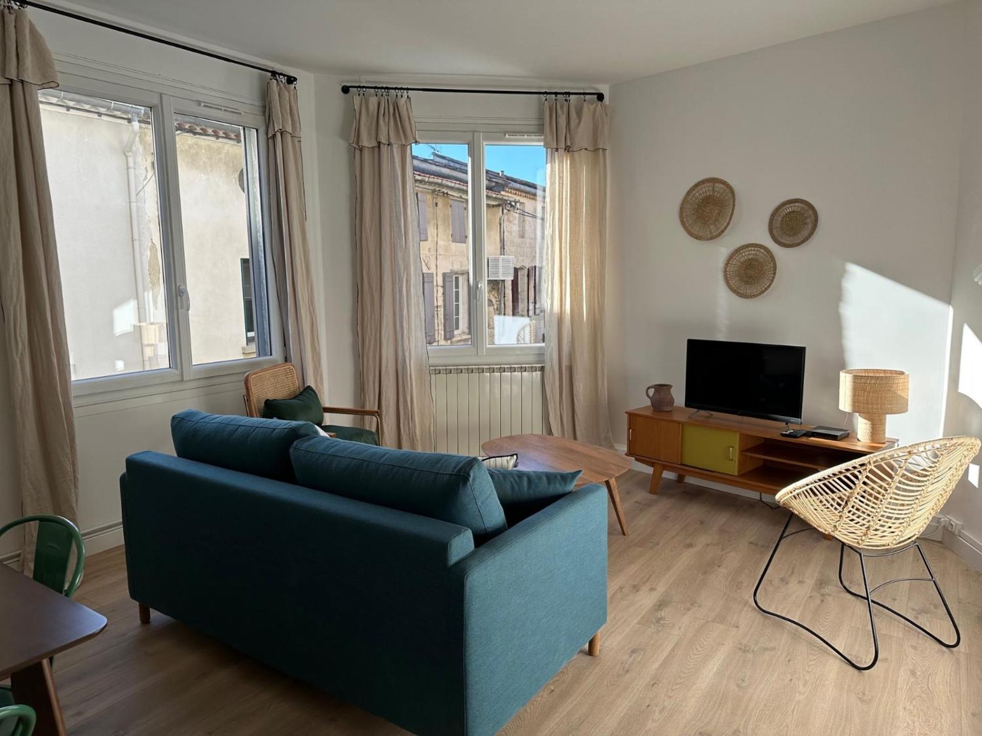 Charmant Appartement 3 Chambres Et Terrasse Eyragues Ngoại thất bức ảnh
