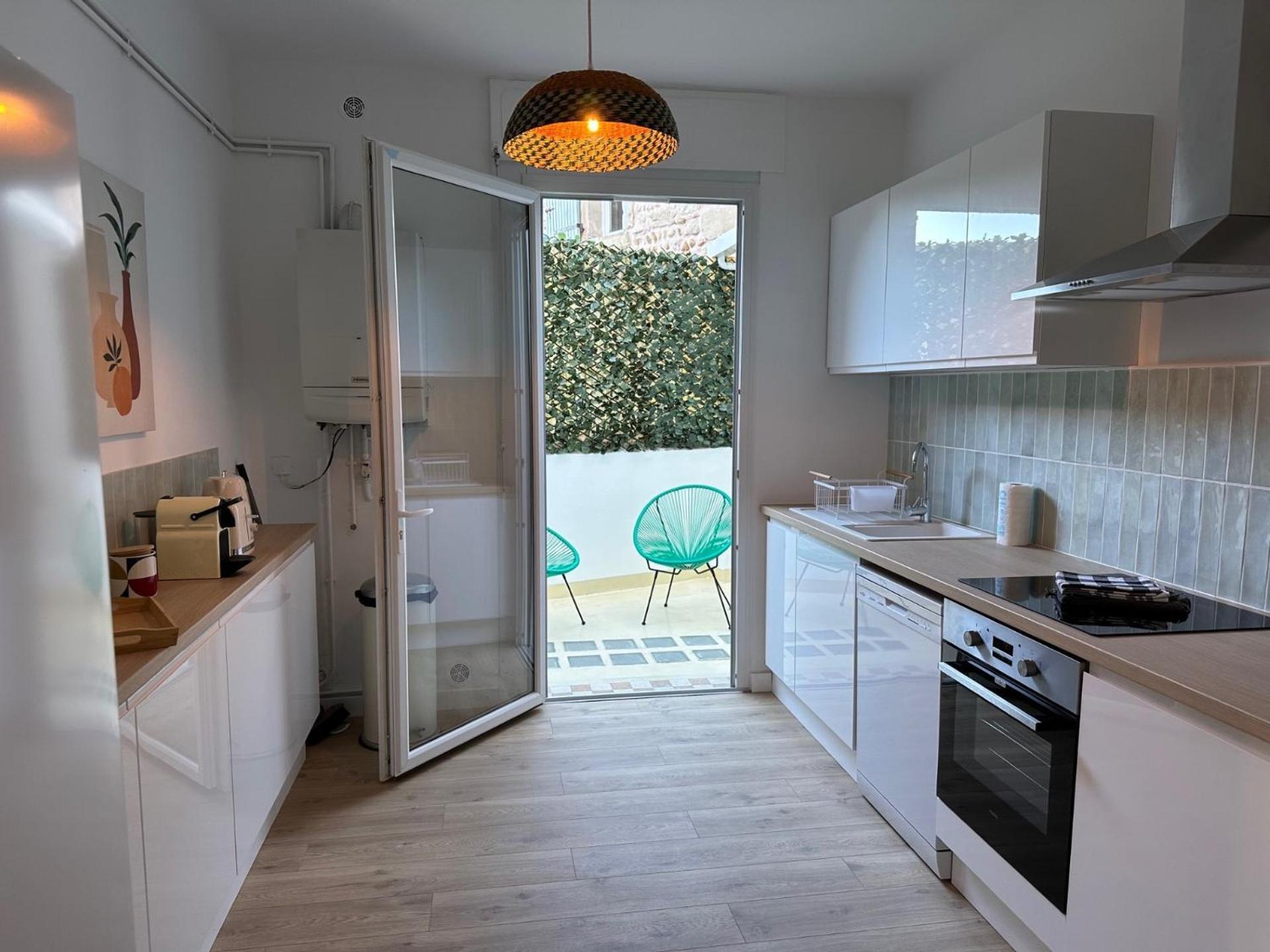 Charmant Appartement 3 Chambres Et Terrasse Eyragues Ngoại thất bức ảnh