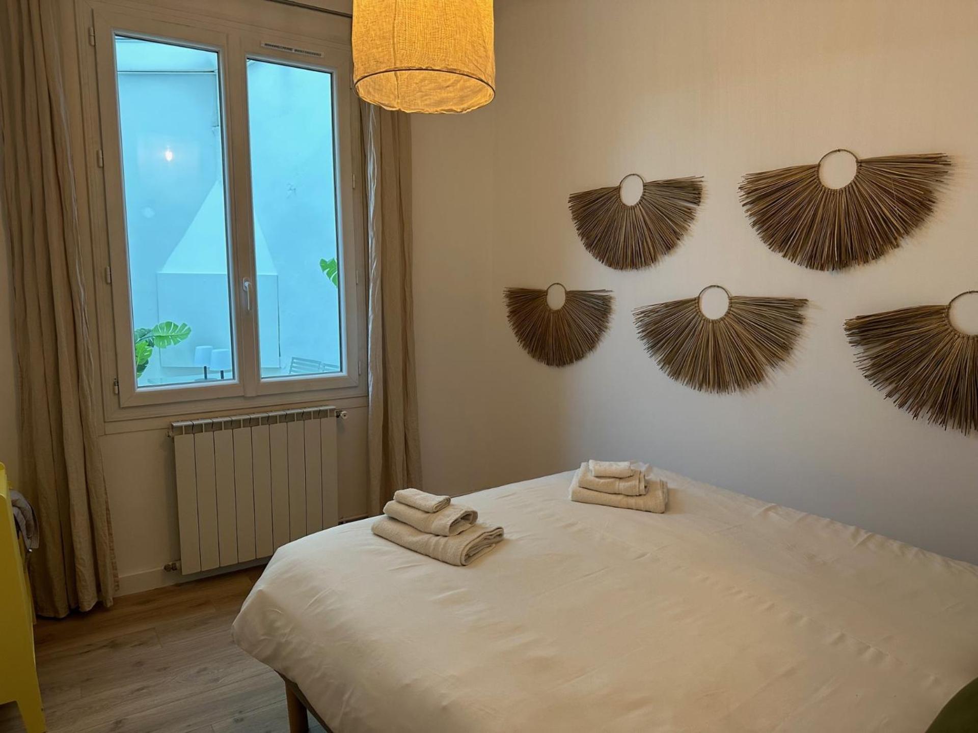 Charmant Appartement 3 Chambres Et Terrasse Eyragues Ngoại thất bức ảnh