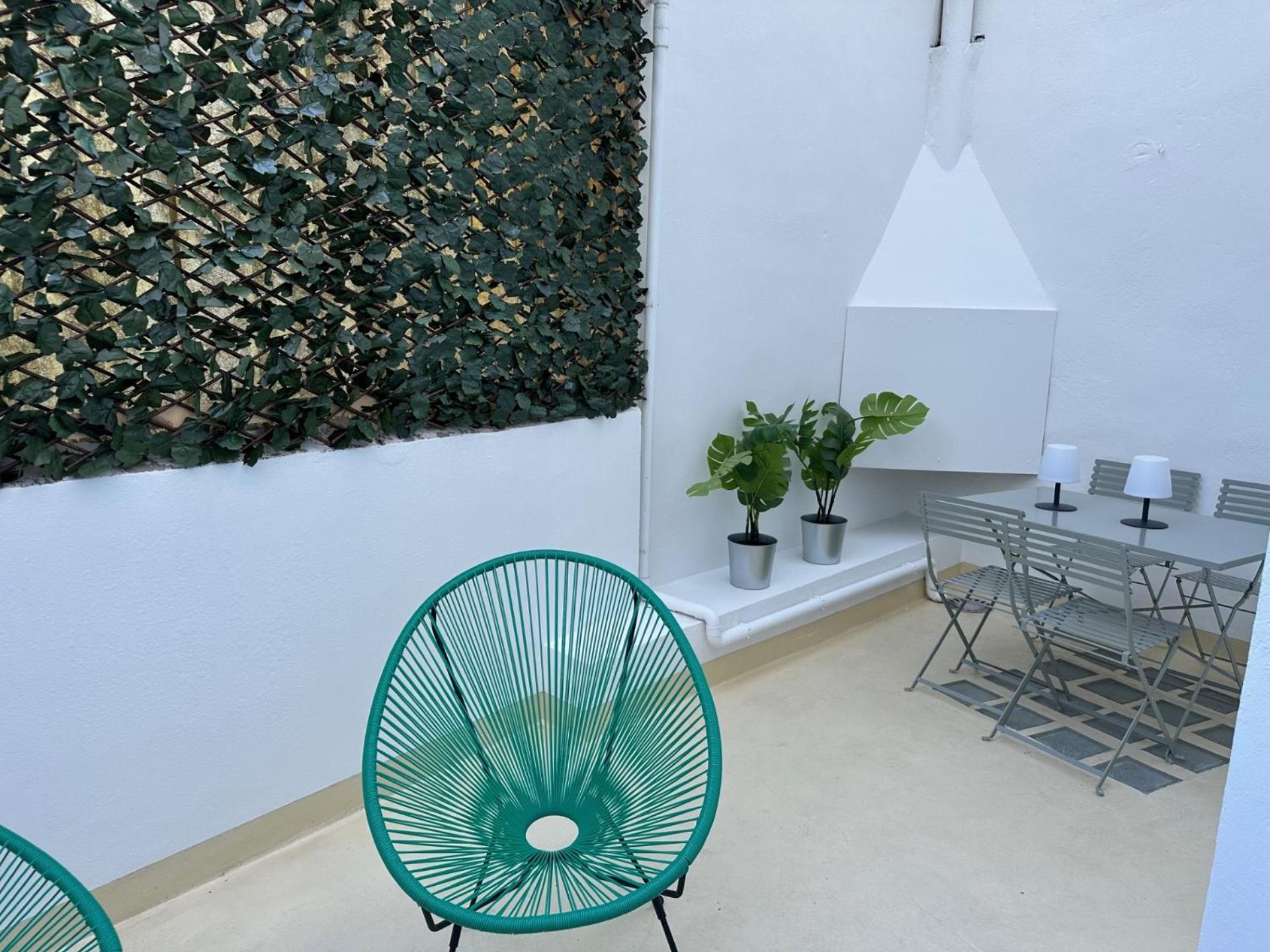 Charmant Appartement 3 Chambres Et Terrasse Eyragues Ngoại thất bức ảnh