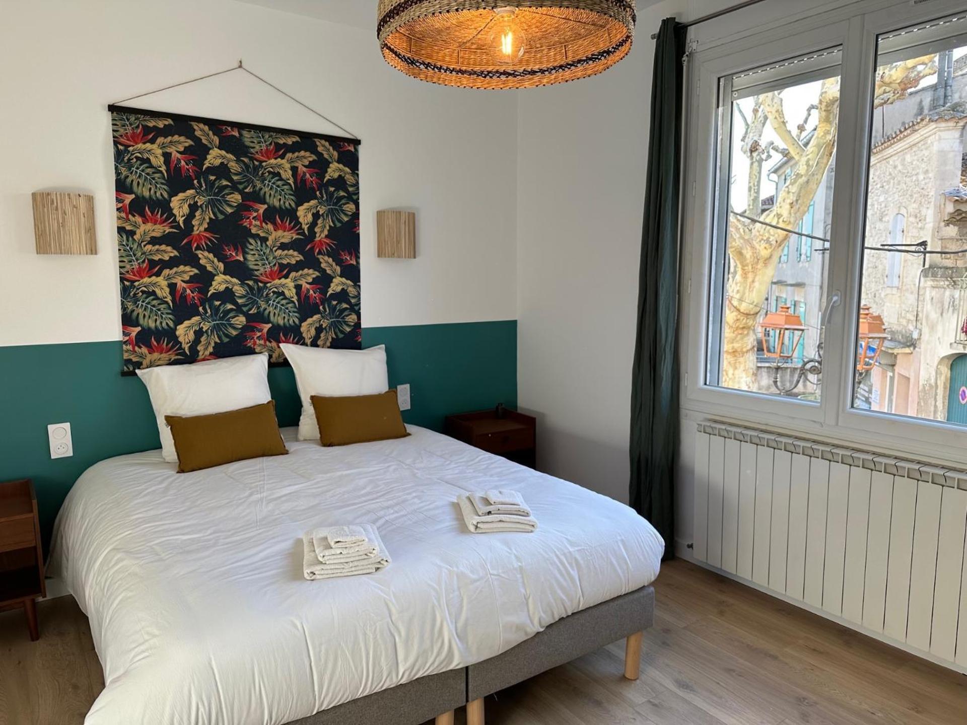 Charmant Appartement 3 Chambres Et Terrasse Eyragues Ngoại thất bức ảnh
